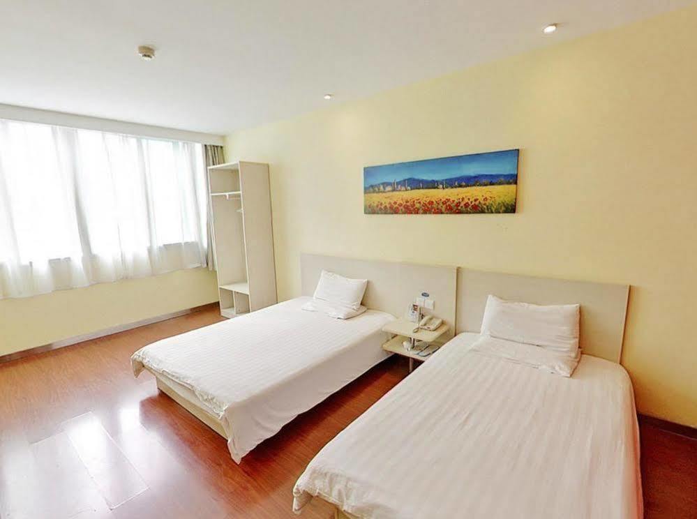 Hanting Hotel Shanghai Babaiban Pudian Road Subway Station מראה חיצוני תמונה